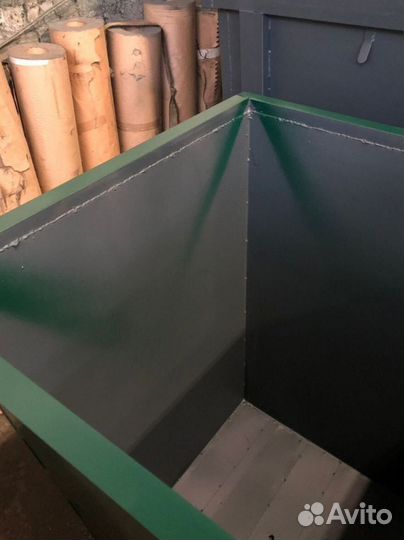 Мусорный контейнер