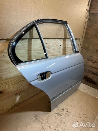 Дверь правая задняя bmw e39 цвет 334