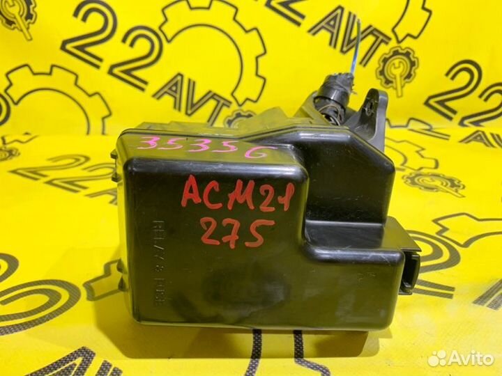 Блок предохранителей под капот Toyota Ipsum ACM21