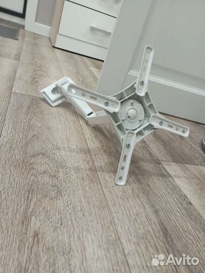 Кронштейн для телевизора поворотный