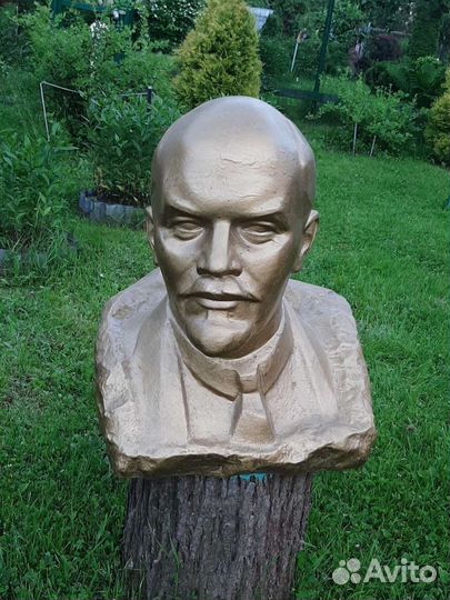 Бюст Ленина