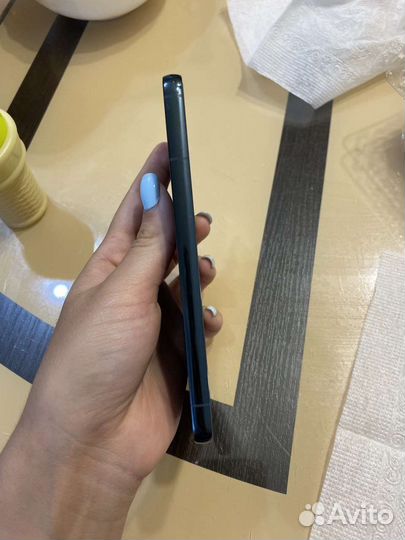 Samsung Galaxy S22, 8/256 ГБ