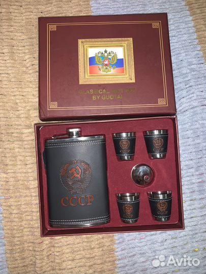 Подарочный набор фляжка и стопки