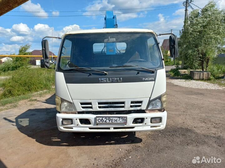 Isuzu NQR75 с КМУ, 2009