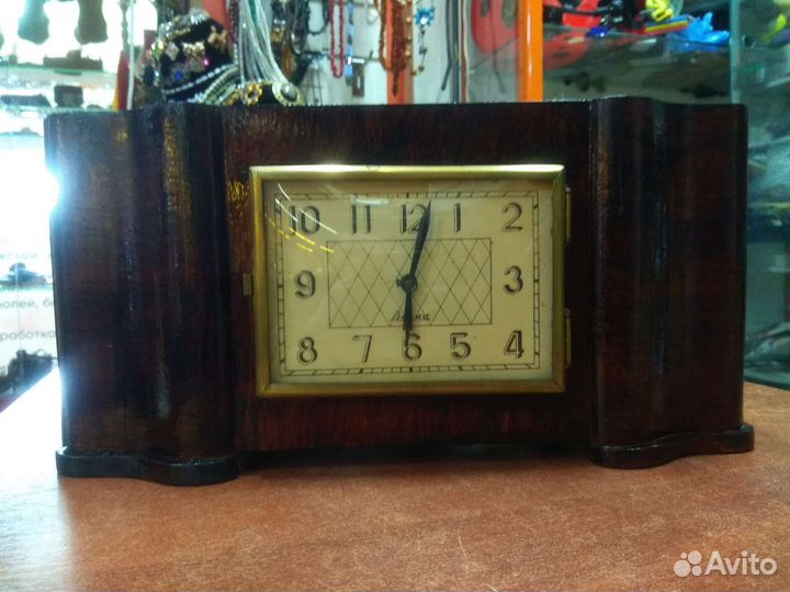 Настольные часы с боем. Весна. 1958г