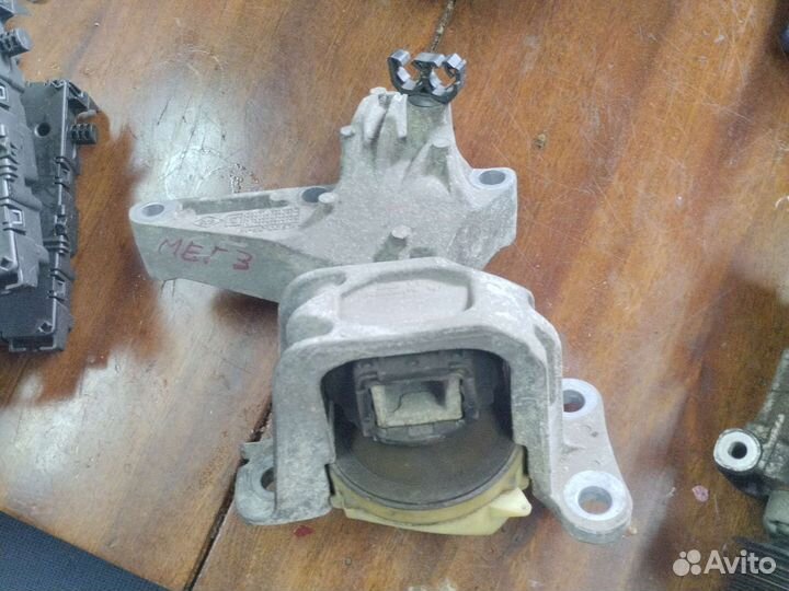 Кронштейн двигателя Renault Megane III 1.5 DCI