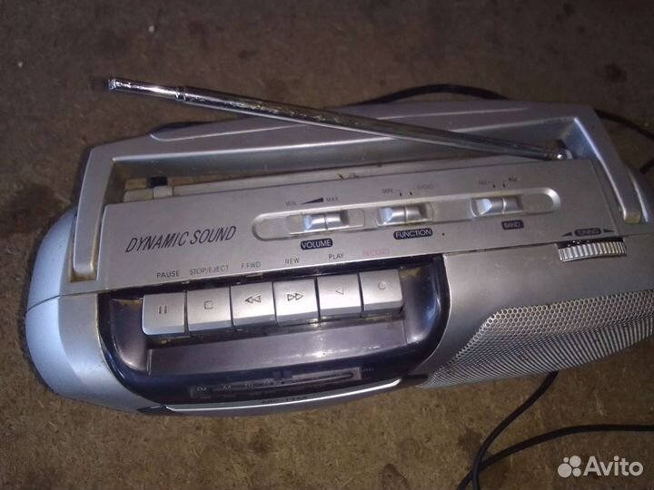 Аудио кассетный магнитафон