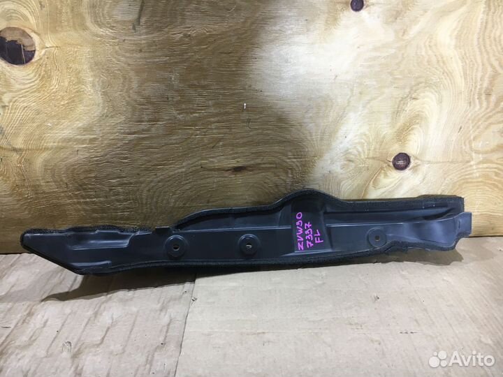 Пыльник крыла Toyota Prius III (2009—2011)