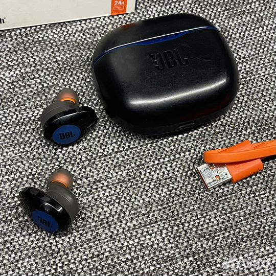 Беспроводные наушники JBL Tune 125 TWS черные б/у
