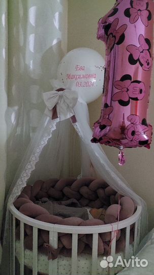 Детская кроватка с маятником