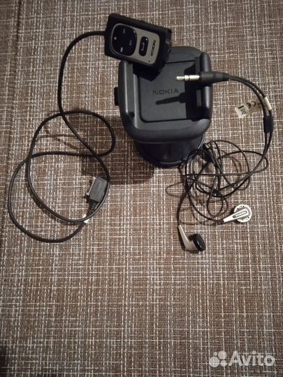 Наушники Nokia e52 + держатель