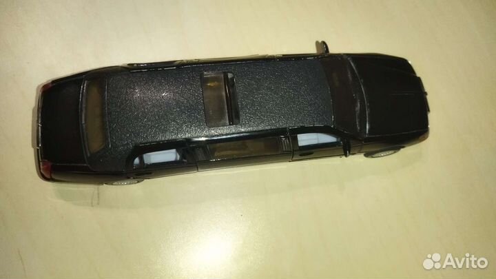 Коллекционная машина (лимузин) Lincoln Town car