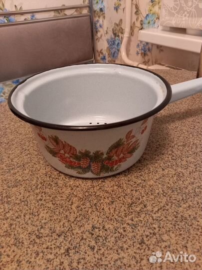 Кастрюли и эмалированная посуда