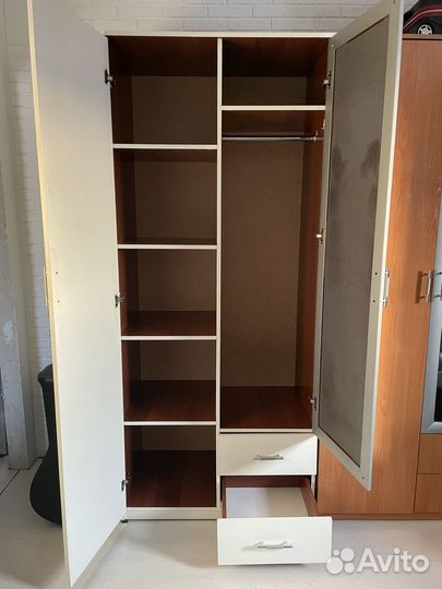 Шкаф с зеркало