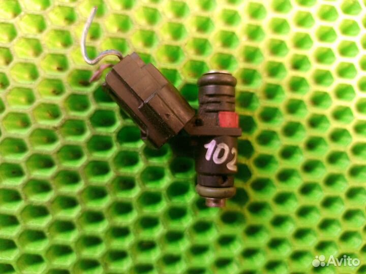 Форсунка топливная Skoda Fabia