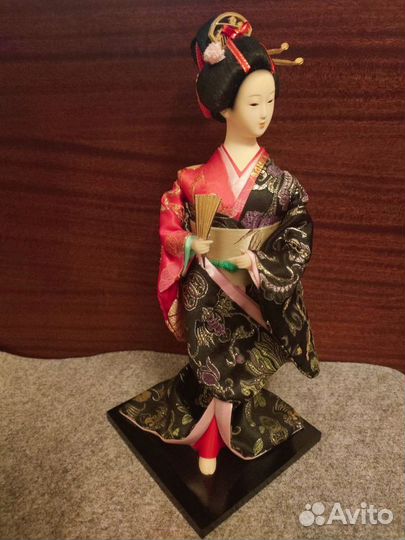 Статуэтка Гейши на подставке