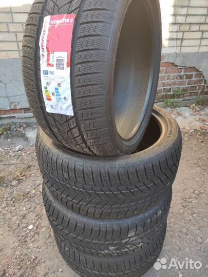Fronway IceMaster II 275/40 R21 и 315/35 R21 105H