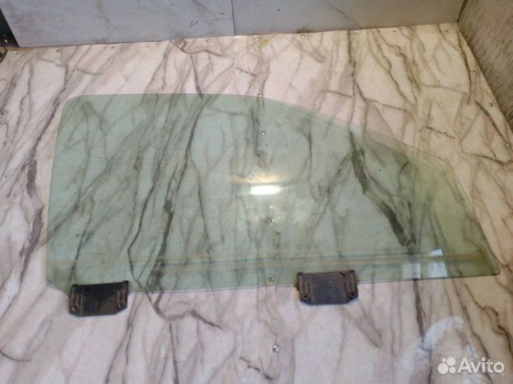Стекло двери передней правой Ford Scorpio 1994