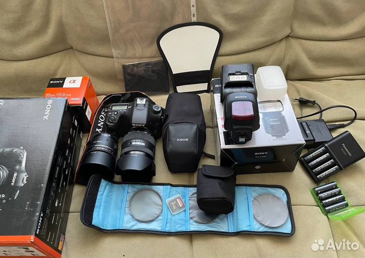 Зеркальный фотоаппарат Sony ilca 77M2 и объективы