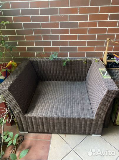 Диван, кресло И стол из искусственного ротанга