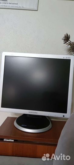 Монитор Samsung