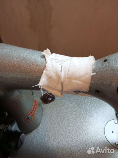 Швейная машина 