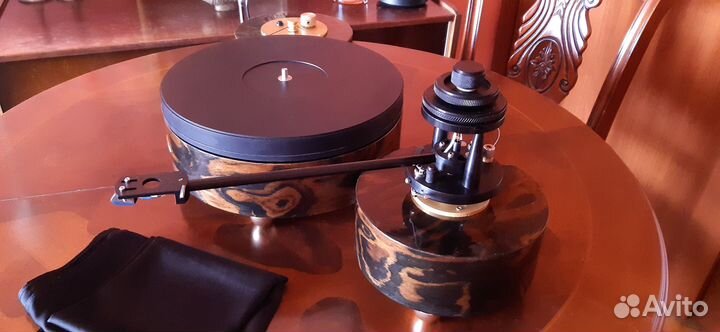 Проигрыватель пластинок Silvertone Piano Ebony