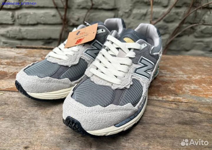 New balance 2002r