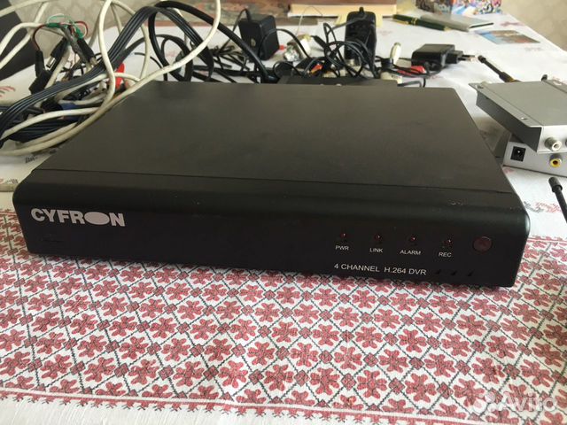 Видеорегистратор Cyfron 4-к с комплектом