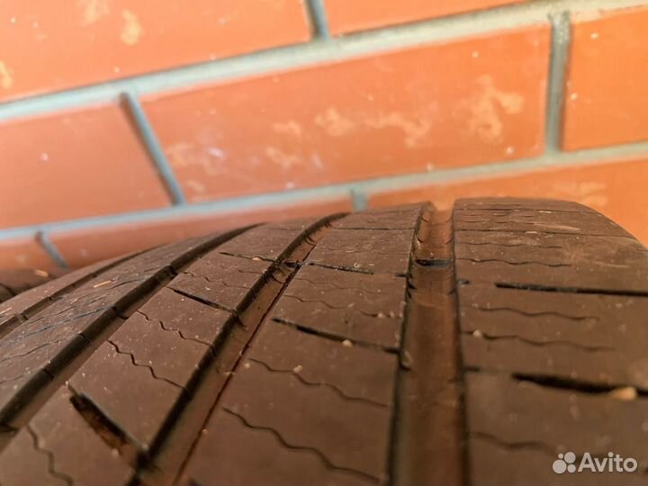 Michelin Defender 225/65 R17