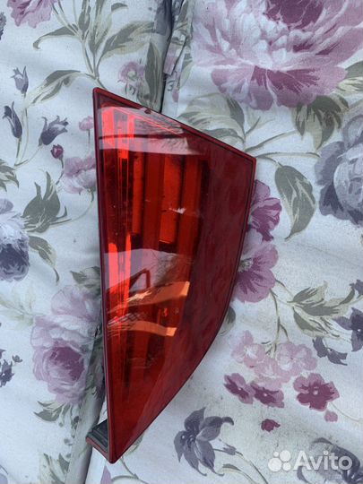 Bmw х1 задний правый фонарь в крышку