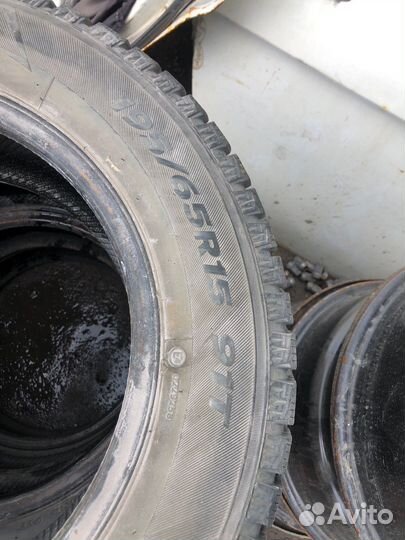 Dunlop Axiom Plus 235/65 R17