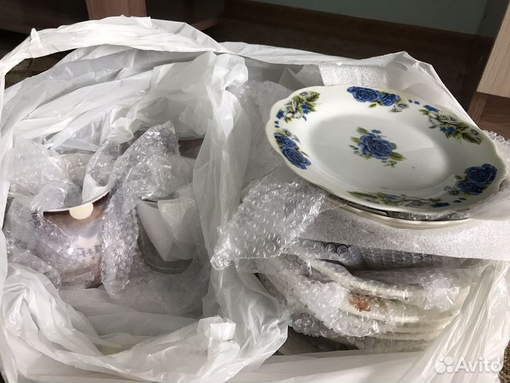 Тарелки, кружки