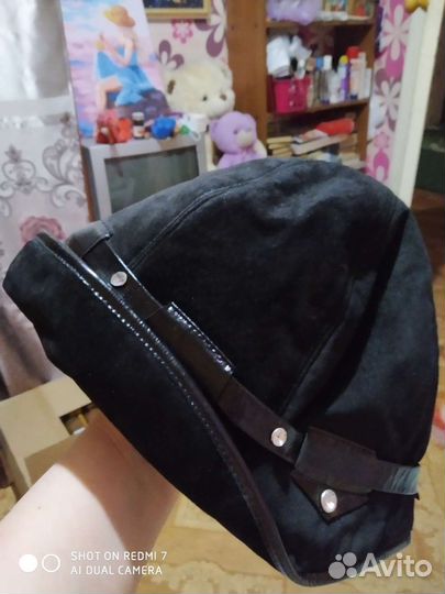 Кожаная шляпа женская