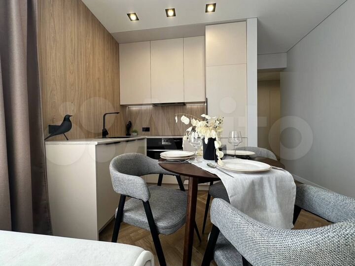 2-к. квартира, 65 м², 10/18 эт.