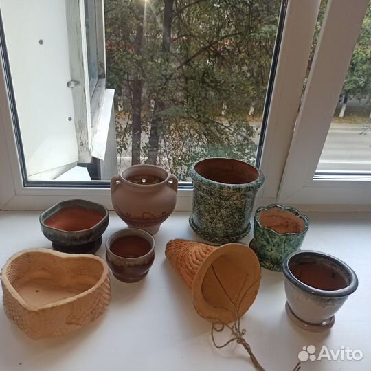 Керамические горшки для цветов б/у и цветы