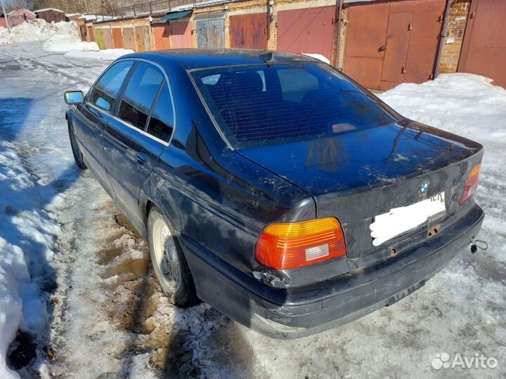 В полный разбор Bmw e39 2001 2.5 механика