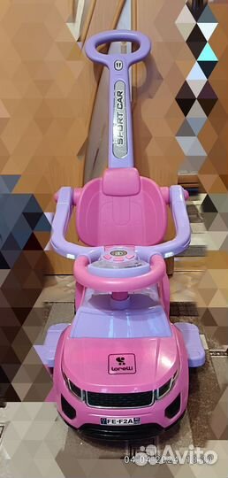 Детская машинка каталка с ручкой