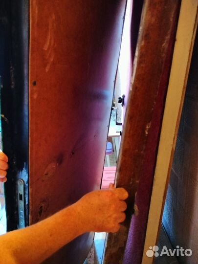 Металлическая дверь б/у