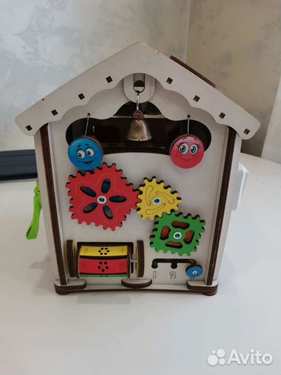 Бизиборд домик