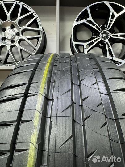 Michelin Pilot Sport 4 S 245/30 R20 90Y