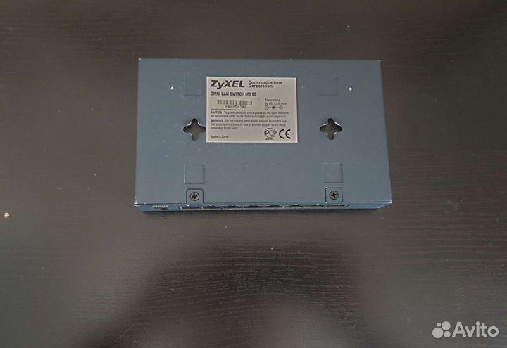 Коммутатор zyxel omni LAN Switch M8 EE (3 штуки)