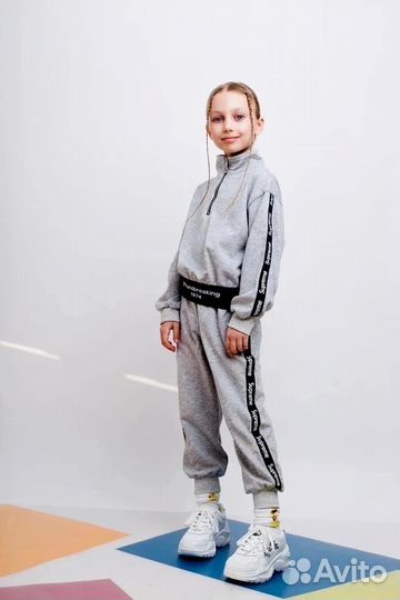 Продам спортивный костюм