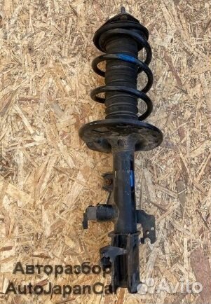 Lexus RX IV стойка амортизатора правая
