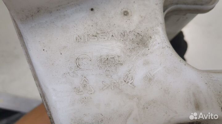 Бачок омывателя Nissan Juke, 2011