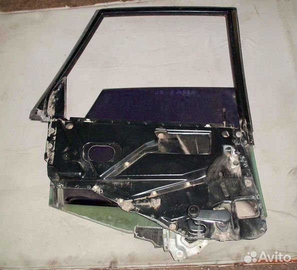 Стекло двери задней левой Audi 80 B3