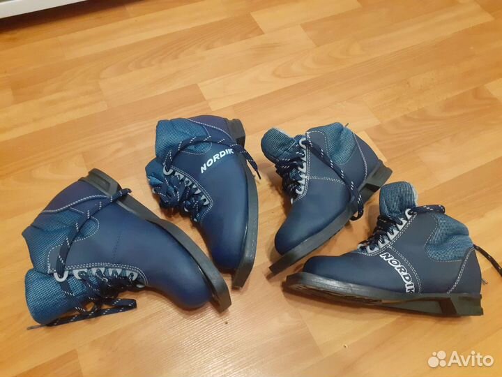 Лыжные ботинки-размеры 32, 35