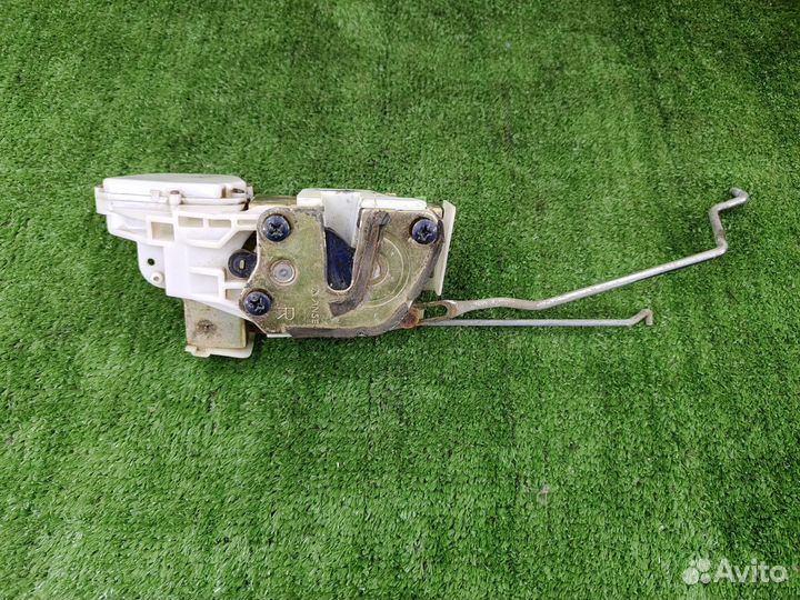 Замок передней правой двери Mitsubishi galant 7