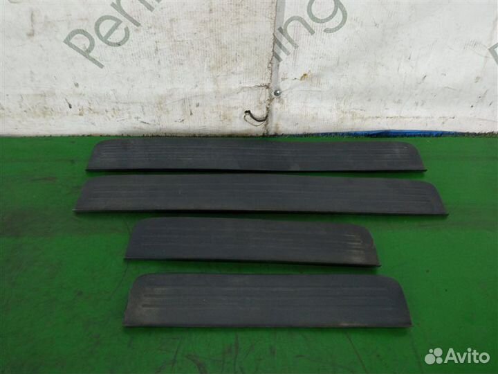 Накладка порога Toyota Prius NHW20