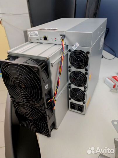 Asic майнер Bitmain Antminer S19